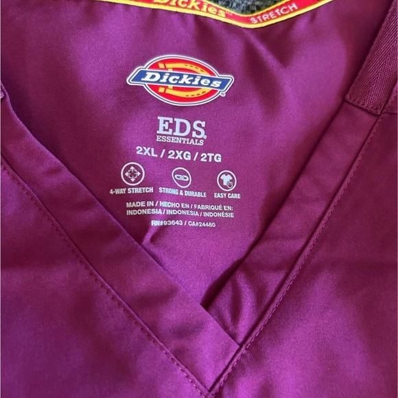 Women’s Dickies Scrub set - Picture 3 of 3